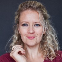 Muna Wagner Email