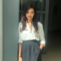 Urmi Golakiya Email