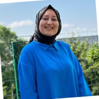 Özge Özcan Email