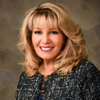 RE/MAX 100 Employee Jan Lazzara's profile photo