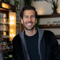 E-mail e número de telefone de Massimo Lusardi