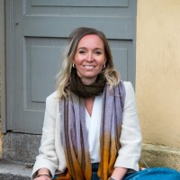 Karoliina Hägesten Email