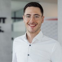 Moritz Gruber Email
