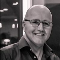 E-mail e número de telefone de Chris Keevill