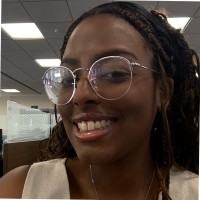 OOH Brasil Employee Mariana Valentim's profile photo