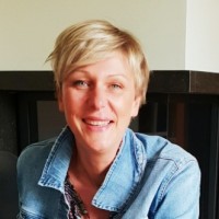 Caroline Besson Email