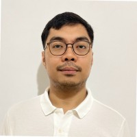 REVOLVE Employee Jeric Javier's profile photo