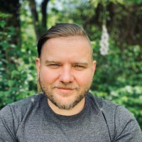 MacIej Wachowiak Email