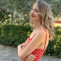 La Roca Village Employee Karolina Sadlocha's profile photo