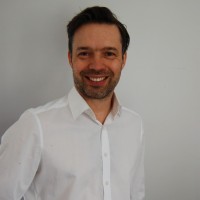 Tomasz Komorowski Email