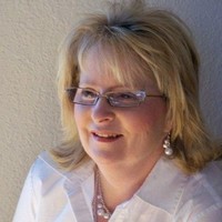Julie Snelson