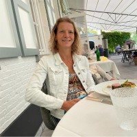 Nele de Wever Email