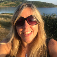 Zoe Hewitt Email & Phone Number