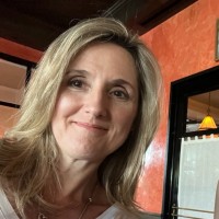 Essential Cabinetry Group Employee Suzanne Derusha's profile photo