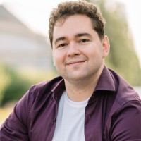 Embucket Employee Denys Tsomenko's profile photo