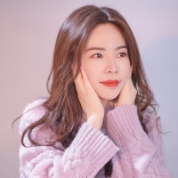 Adele Yang Email