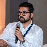 E-mail e número de telefone de Shanay Shah