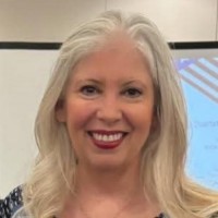 Universal Avionics Employee Suzanne Ryan's profile photo