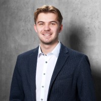 Linus Nicholls Email