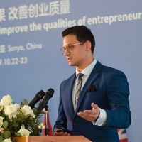 Kevin 王可文 Email