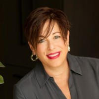 Luxury Living Employee Stef Goldberg's profile photo