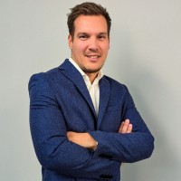 Roman Wagener Email