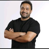 Hugo Chaves Email