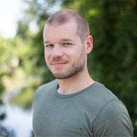 Jelko van Riet Email