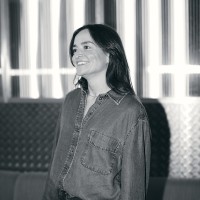  Employee Vicky James's profile photo