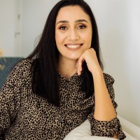 Aline Medeiros Email