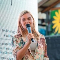 Jacqueline 丽佳君 Email