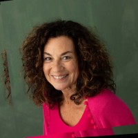 CS Commerce & Marketing Employee Cara Schlanger's profile photo