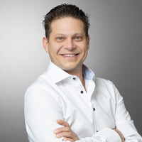 Robert Toma Email