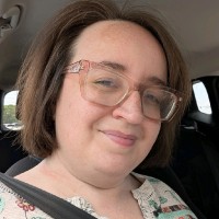 Mia Loos Email & Phone Number
