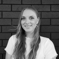 Blue Tea Kitchens and Bathrooms Employee Kate Larson's profile photo