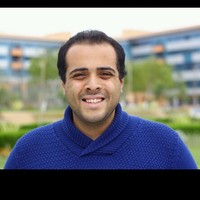 clothes Employee Mohamed Helmy's profile photo