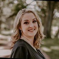 Marinique van der Westhuizen Email