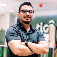 César Morán Email
