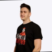 YourHero Employee Aris Beliy's profile photo