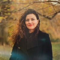 Lorena R. Valencia Email