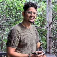 Makrand Gurav Email