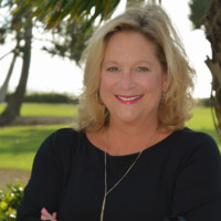 Luxury Realtor at William Raveis Real Estate-Florida Employee Meredith Mulholland's profile photo