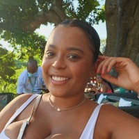 Miriam de Oliveira Email