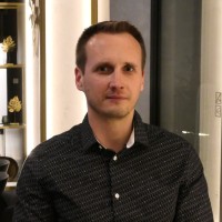 Zoltán Csipler Email