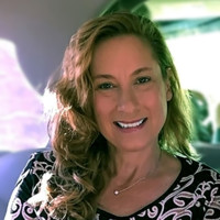 MS Design Graphics Employee Evelyn Santus's profile photo