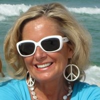Beachy Beach Real Estate Employee Karen Smith's profile photo