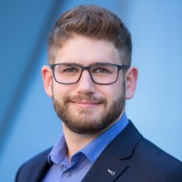 Philipp Mangold Email