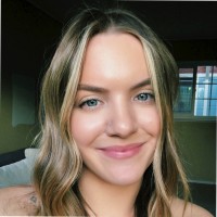Proffesional Computer Support Employee Andrea Serles's profile photo