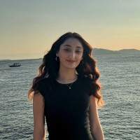 Esra Sarı Email