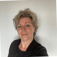 Agnes Venhuis Email